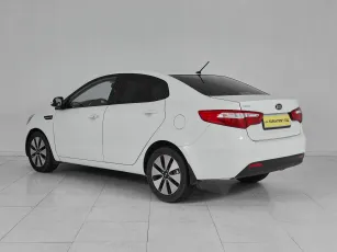 Kia  4