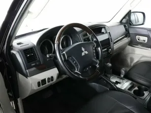 Mitsubishi  9