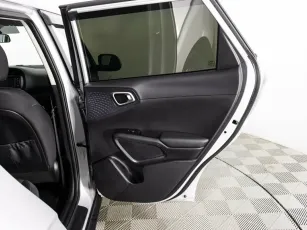 Kia  23