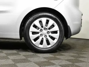Kia  8