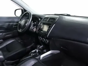 Mitsubishi  9
