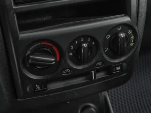 Hyundai  12