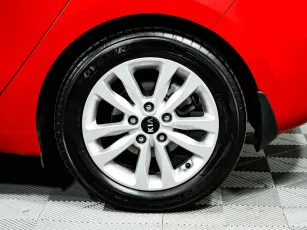Kia  8