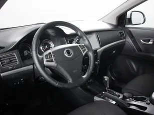 SsangYong  10
