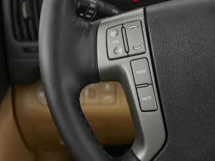 Hyundai  11
