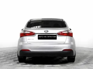 Kia  6