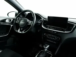 Kia  10
