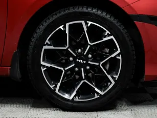 Kia  8