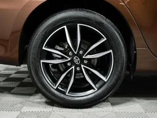 Toyota  8