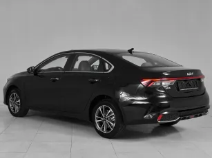 Kia  4