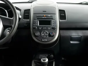Kia  8