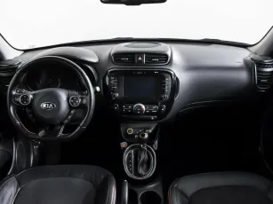 Kia  11