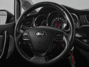 Kia  10