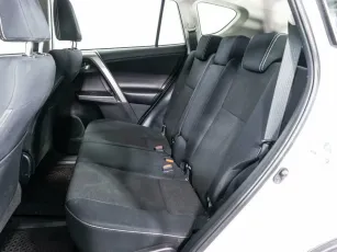 Toyota  16