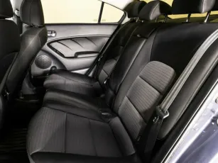 Kia  11