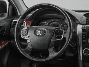 Toyota  9