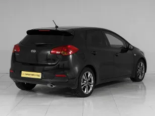 Kia  6