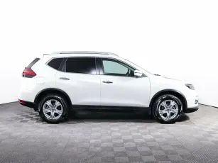 Nissan  4