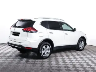 Nissan  5