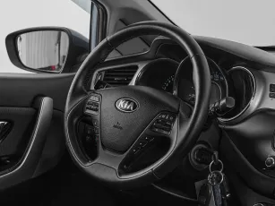 Kia  10