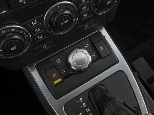 Land Rover  17