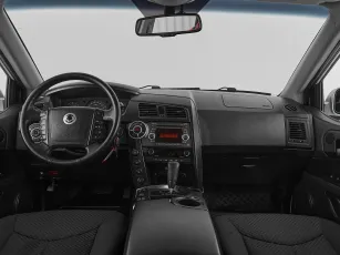 SsangYong  8