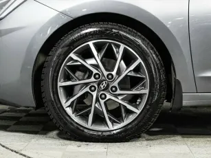 Hyundai  7