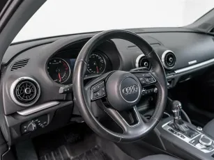 Audi  12
