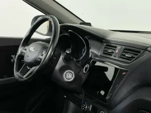 Kia  9