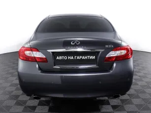 Infiniti  5