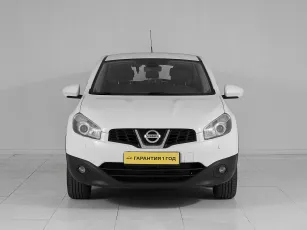 Nissan  2
