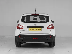 Nissan  5