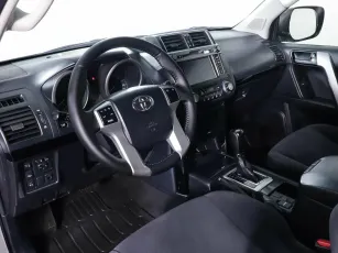 Toyota  12