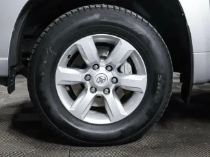 Toyota  9