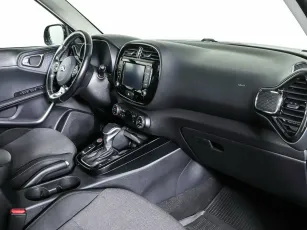 Kia  10