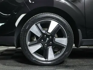 Kia  9