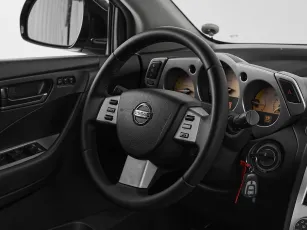 Nissan  10