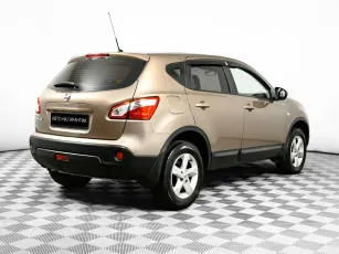Nissan  5