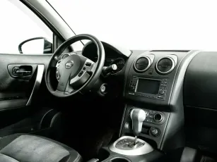 Nissan  9