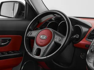 Kia  10