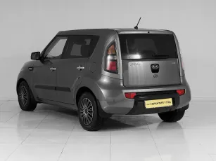Kia  4