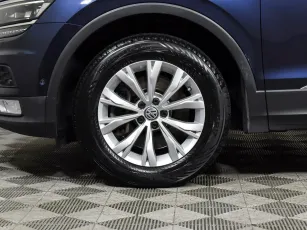 Volkswagen  8