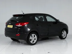 Hyundai  6