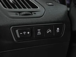 Hyundai  12