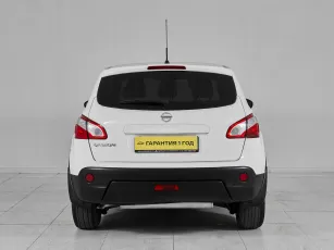 Nissan  5