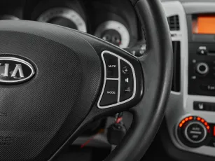 Kia  12