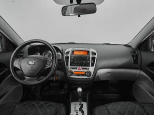 Kia  8