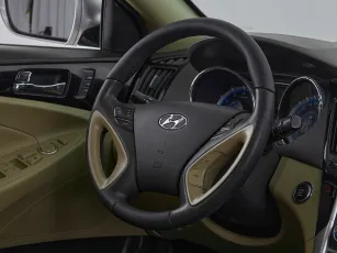 Hyundai  10