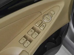Hyundai  12