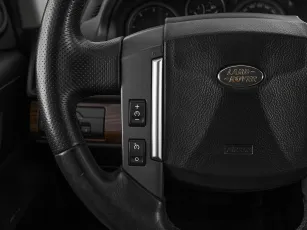 Land Rover  11